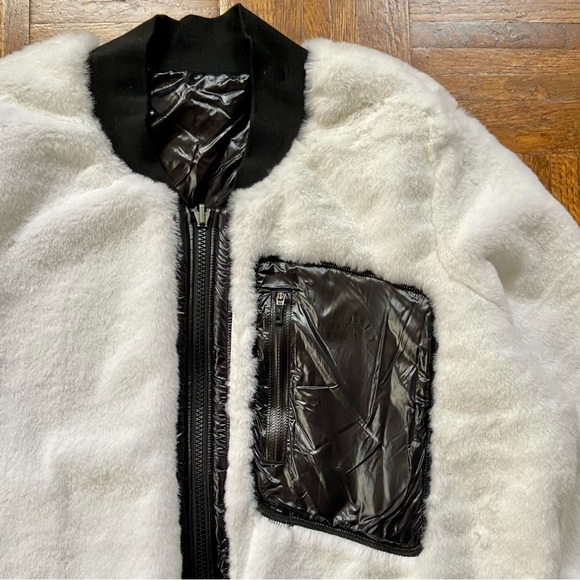 RARE NWOT The North Face reversible faux fur black & white bomber jacket - Picture 7 of 7